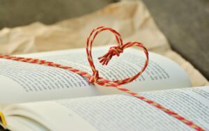 股関節がガチガチなあなたへ！解消するためのストレッチ方法は？